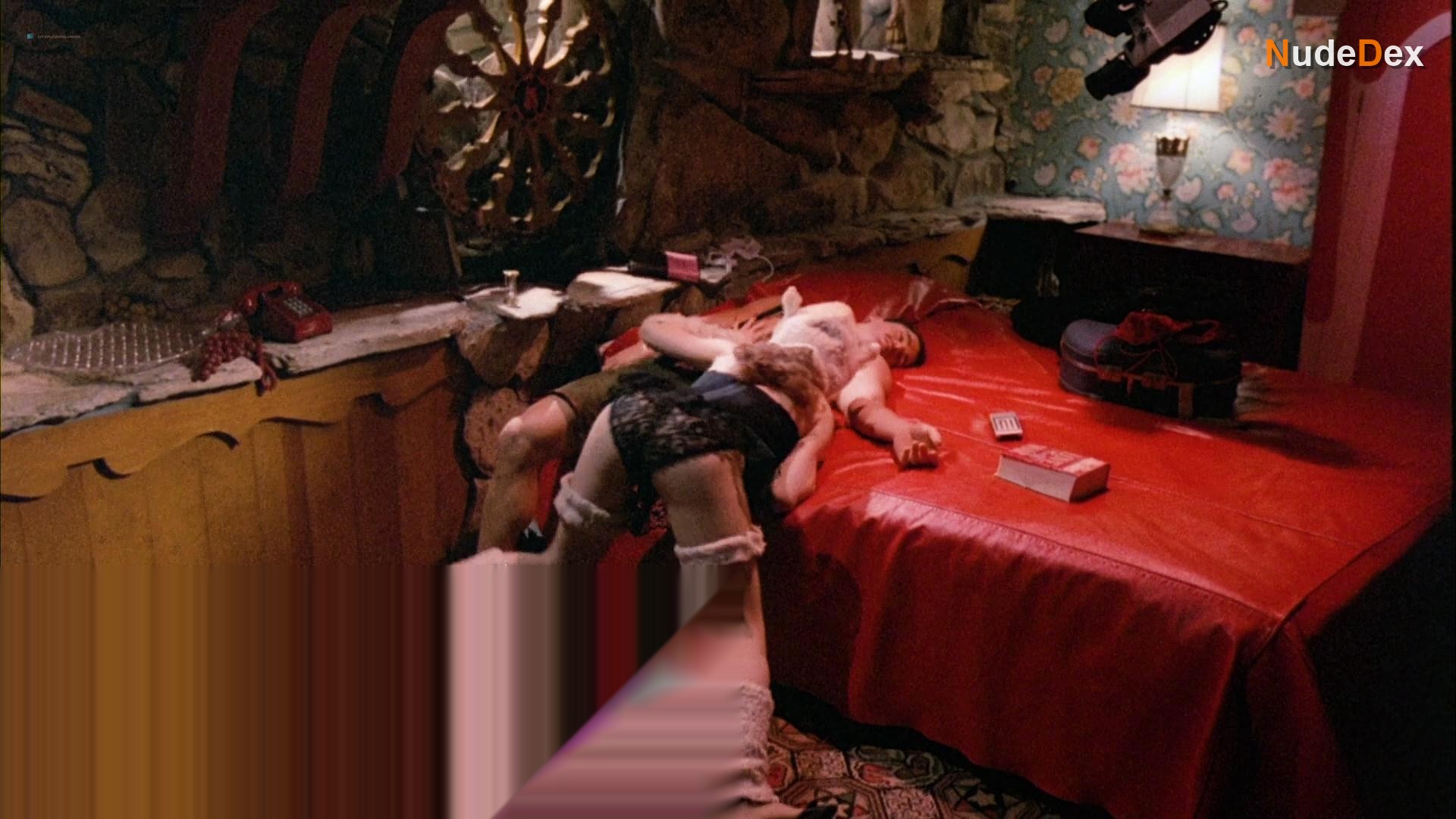 Bridget Fonda in Aria, photo 31