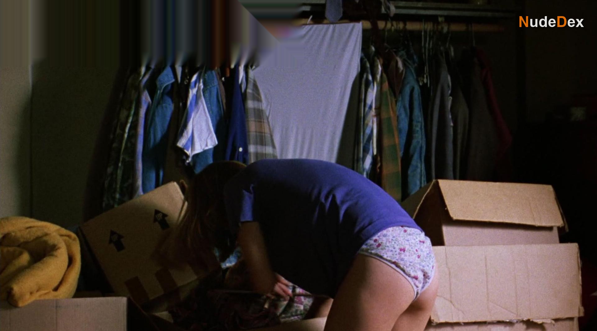 Bridget Fonda in Bodies Rest Motion, photo 1