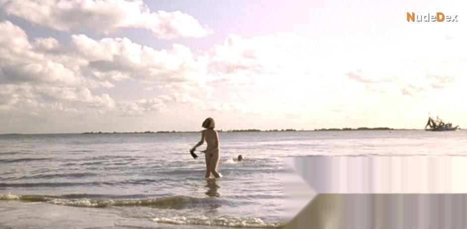 Bridget Fonda in Camilla, photo 1