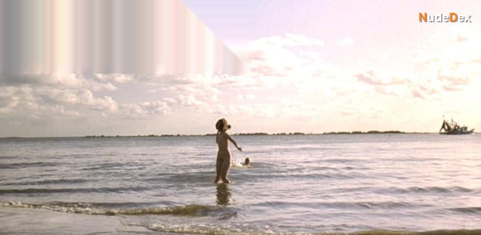 Bridget Fonda in Camilla, photo 2