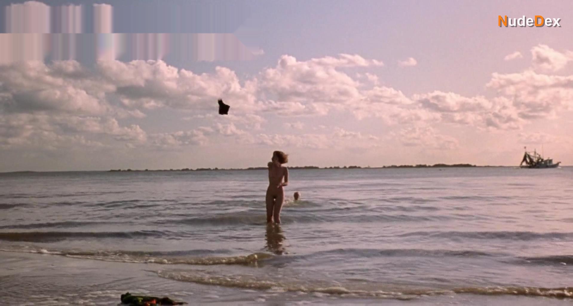Bridget Fonda in Camilla, photo 8