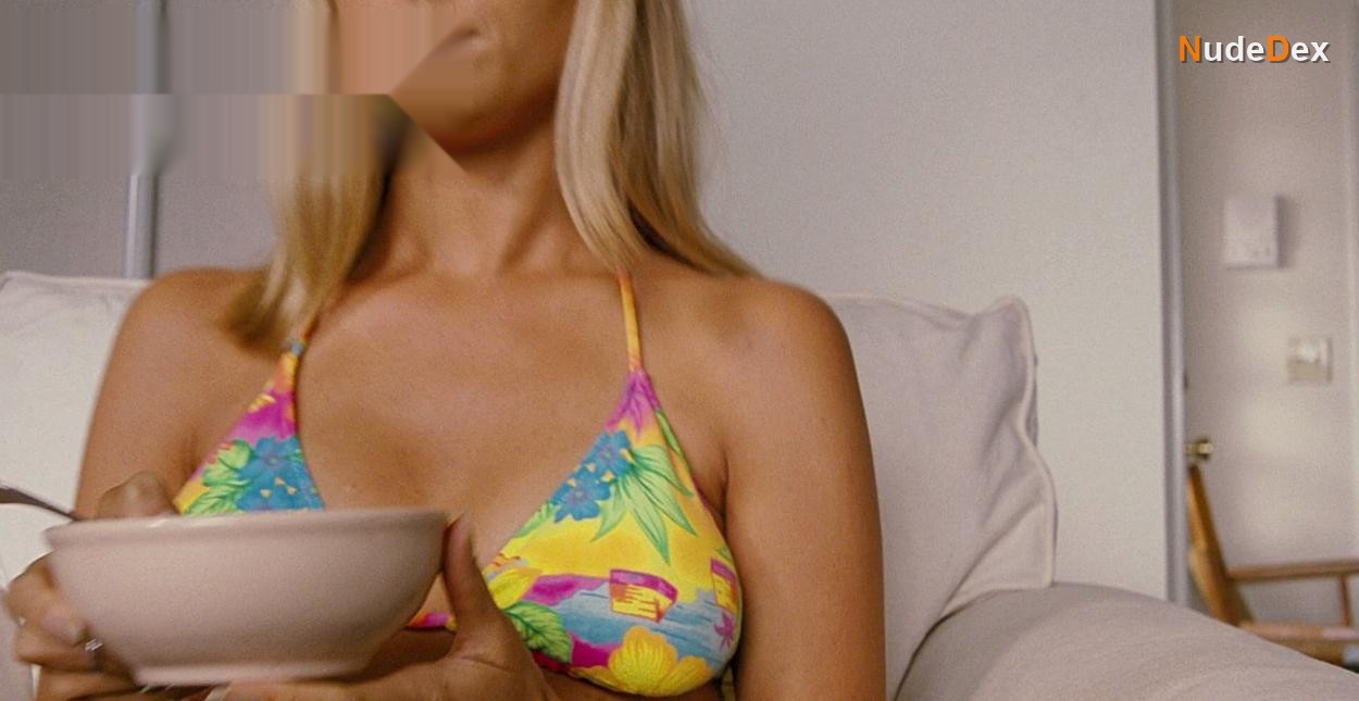 Bridget Fonda in Jackie Brown, photo 1