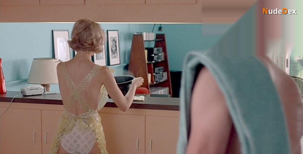 Bridget Fonda in Touch, photo 5