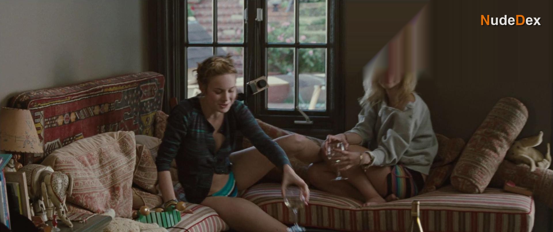 Brie Larson in Greenberg, photo 5
