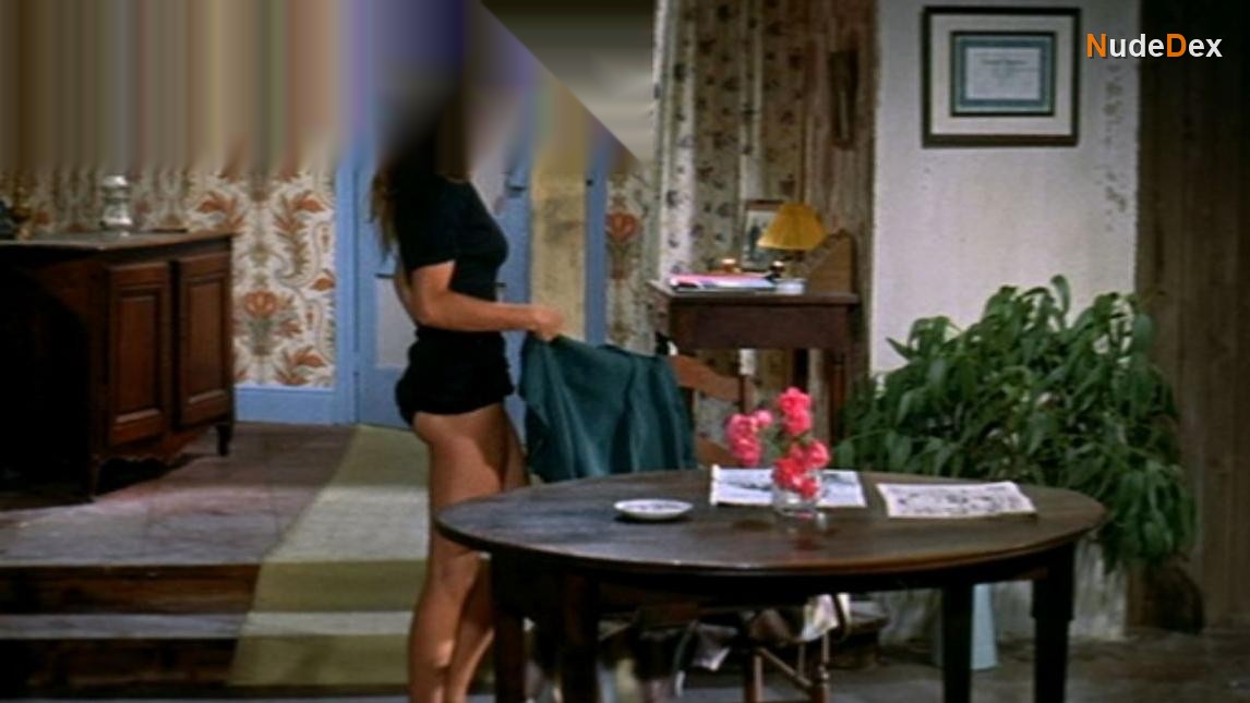 Brigitte Bardot in And God Created Woman, photo 7