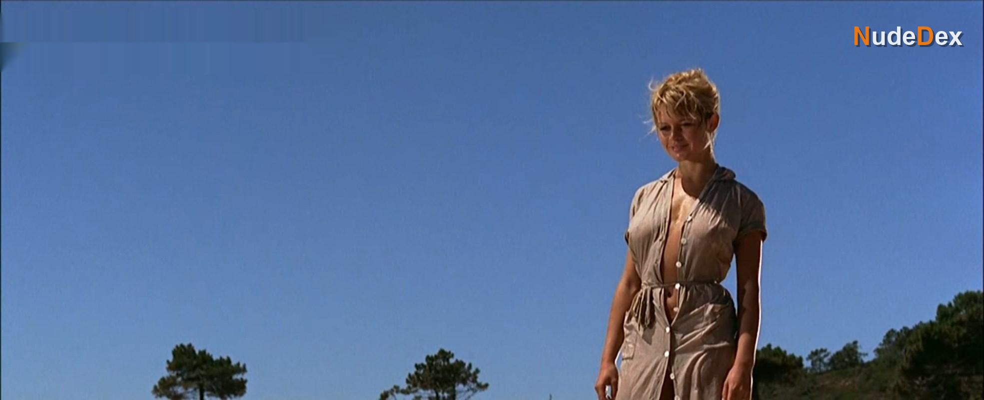 Brigitte Bardot in And God Created Woman, photo 10
