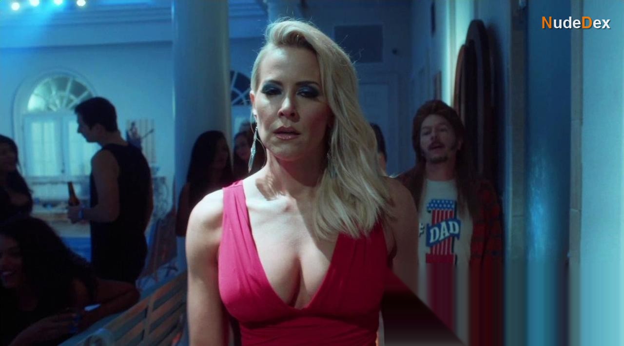 Brittany Daniel in Joe Dirt 2, photo 2