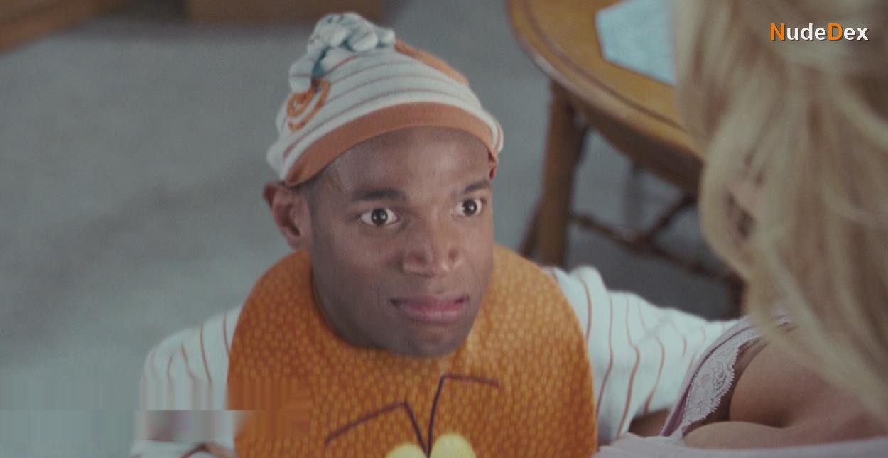 Brittany Daniel in Little Man, photo 4