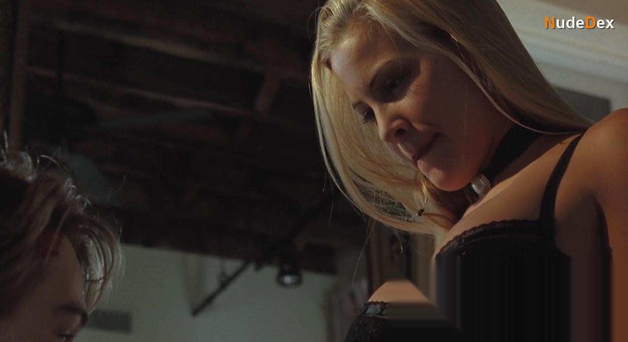 Brittany Daniel in The Basketball Diaries, photo 3