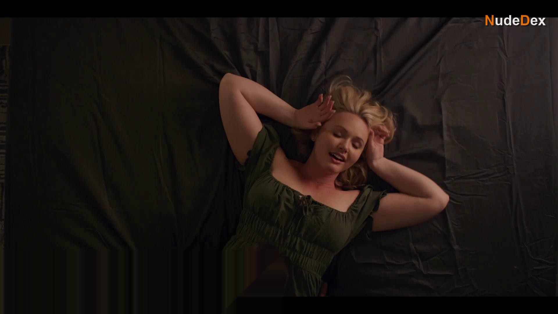 Brooke Lee in Lick, photo 10