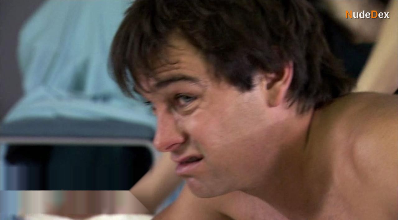 Brooke Williams in Outrageous Fortune, photo 6