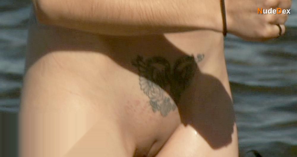 Bully Suicide in Suicide Girls Must Die, photo 2
