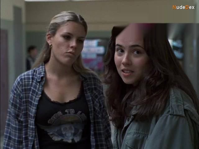 Busy Philipps in The Smokers, photo 4