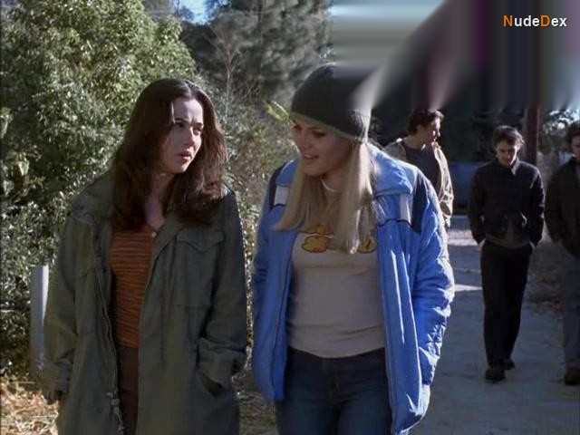 Busy Philipps in The Smokers, photo 10