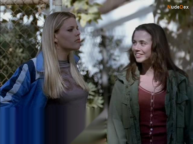 Busy Philipps in The Smokers, photo 11