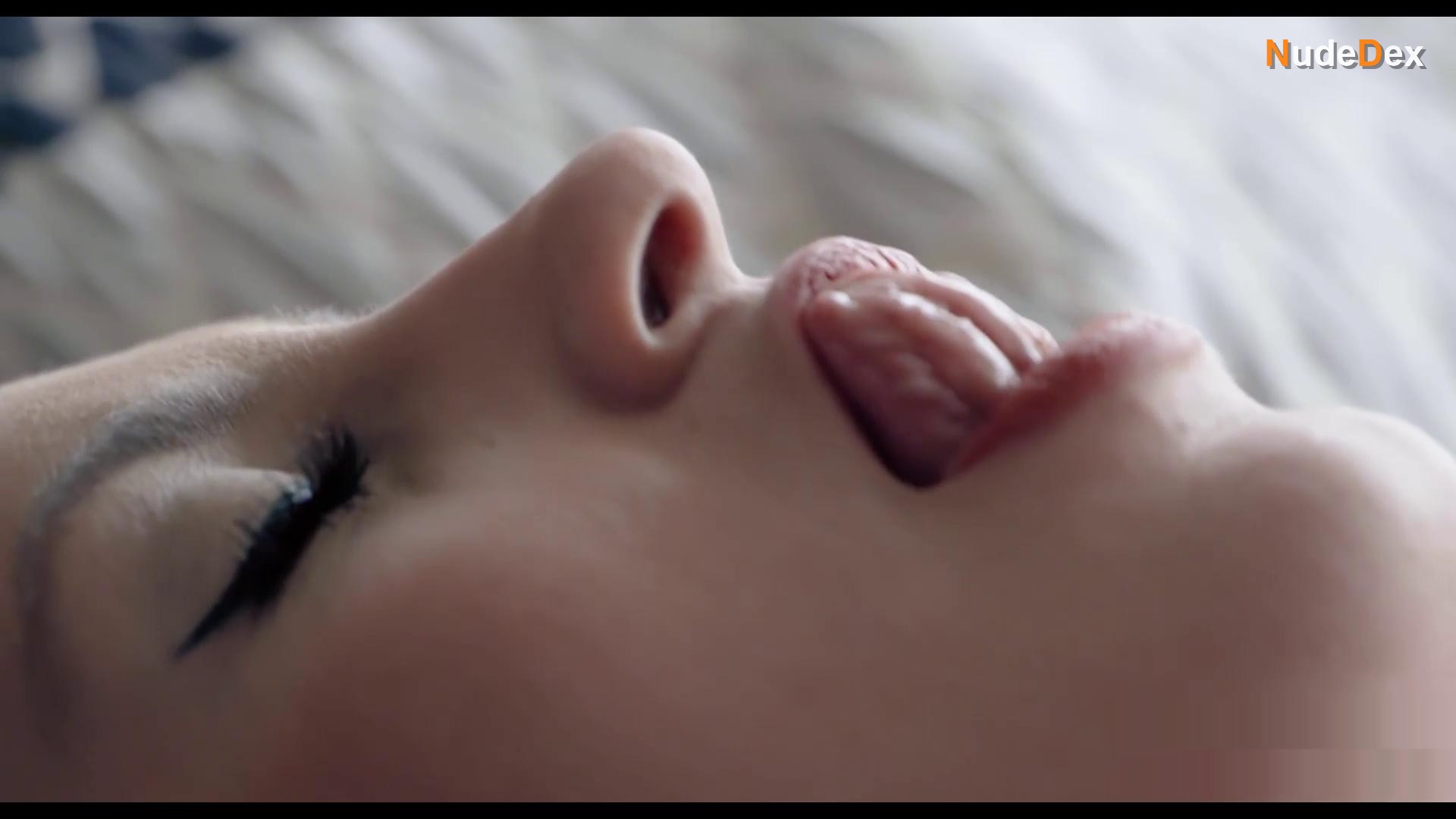 Camila Porras in Infieles, photo 3