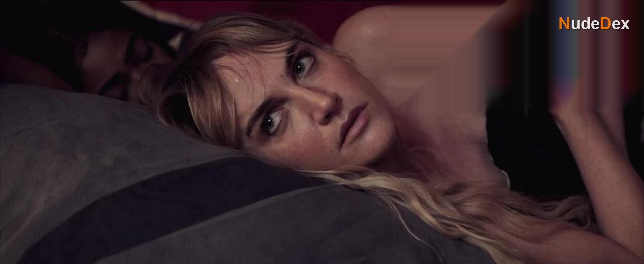 Camille Collard in Dead Man's Hand, photo 3
