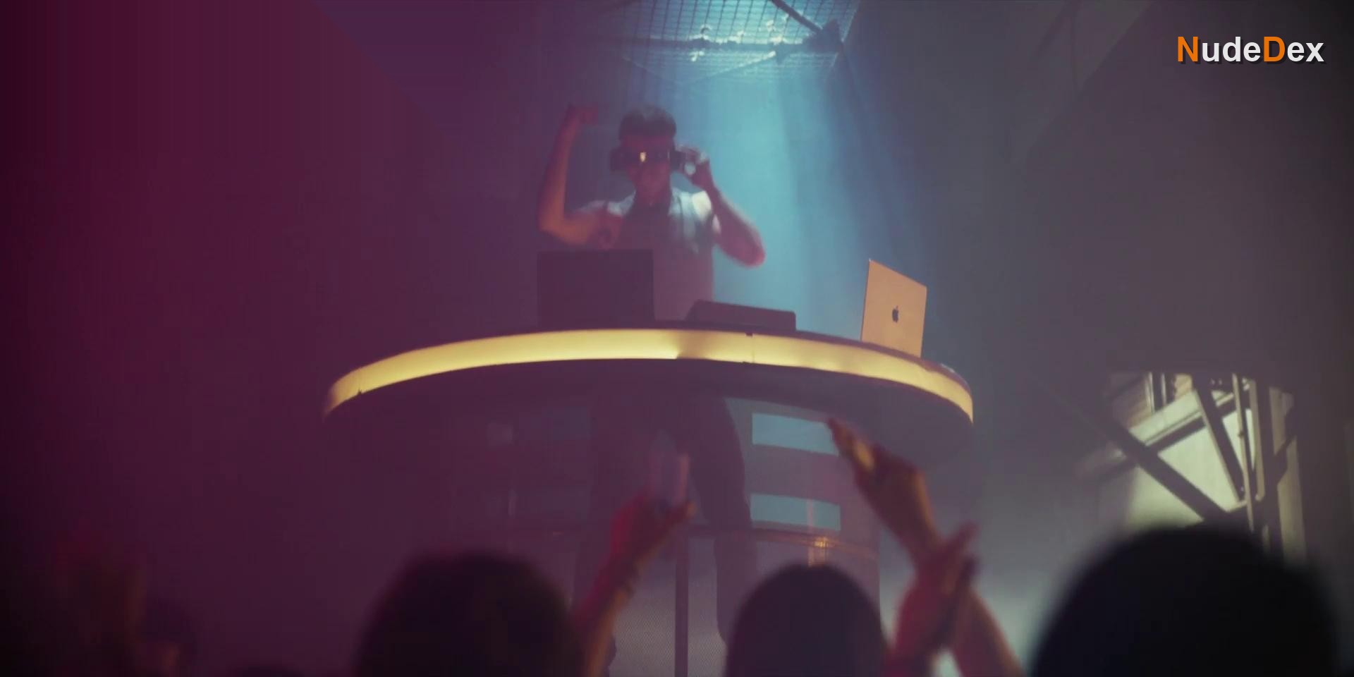 Candela Pena in Furia, photo 11