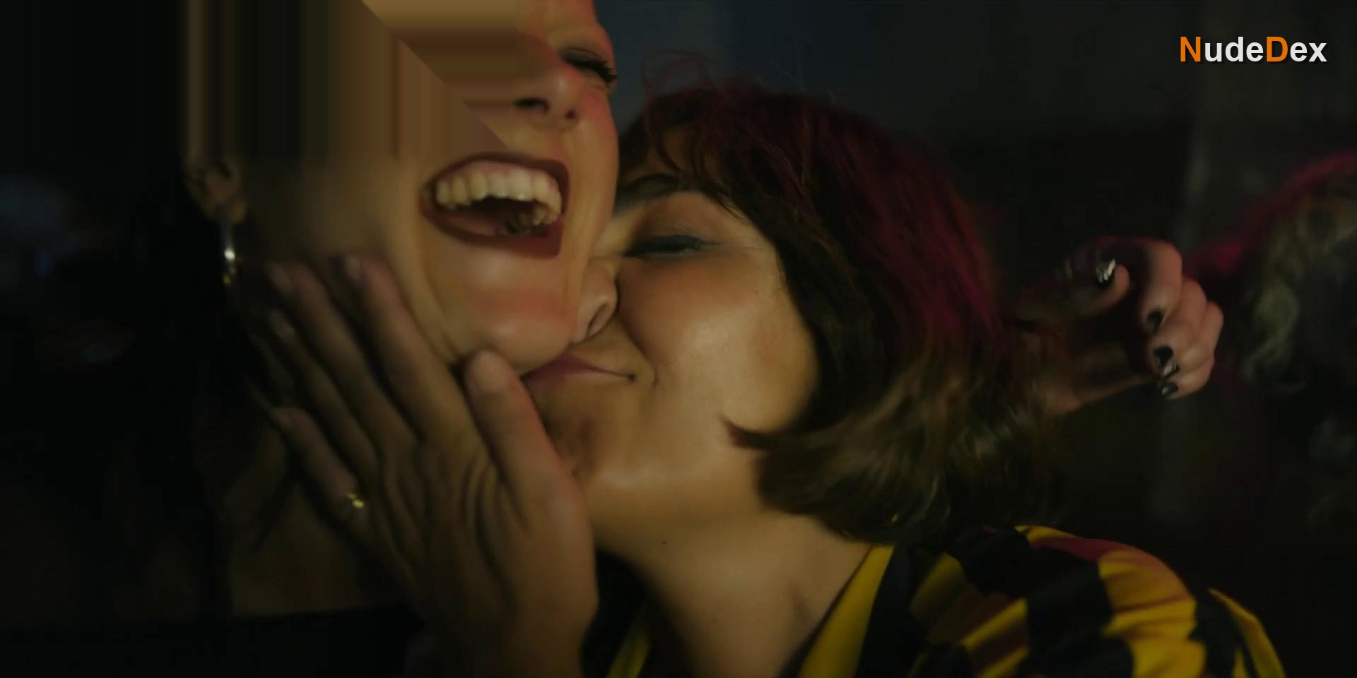 Candela Pena in Furia, photo 18
