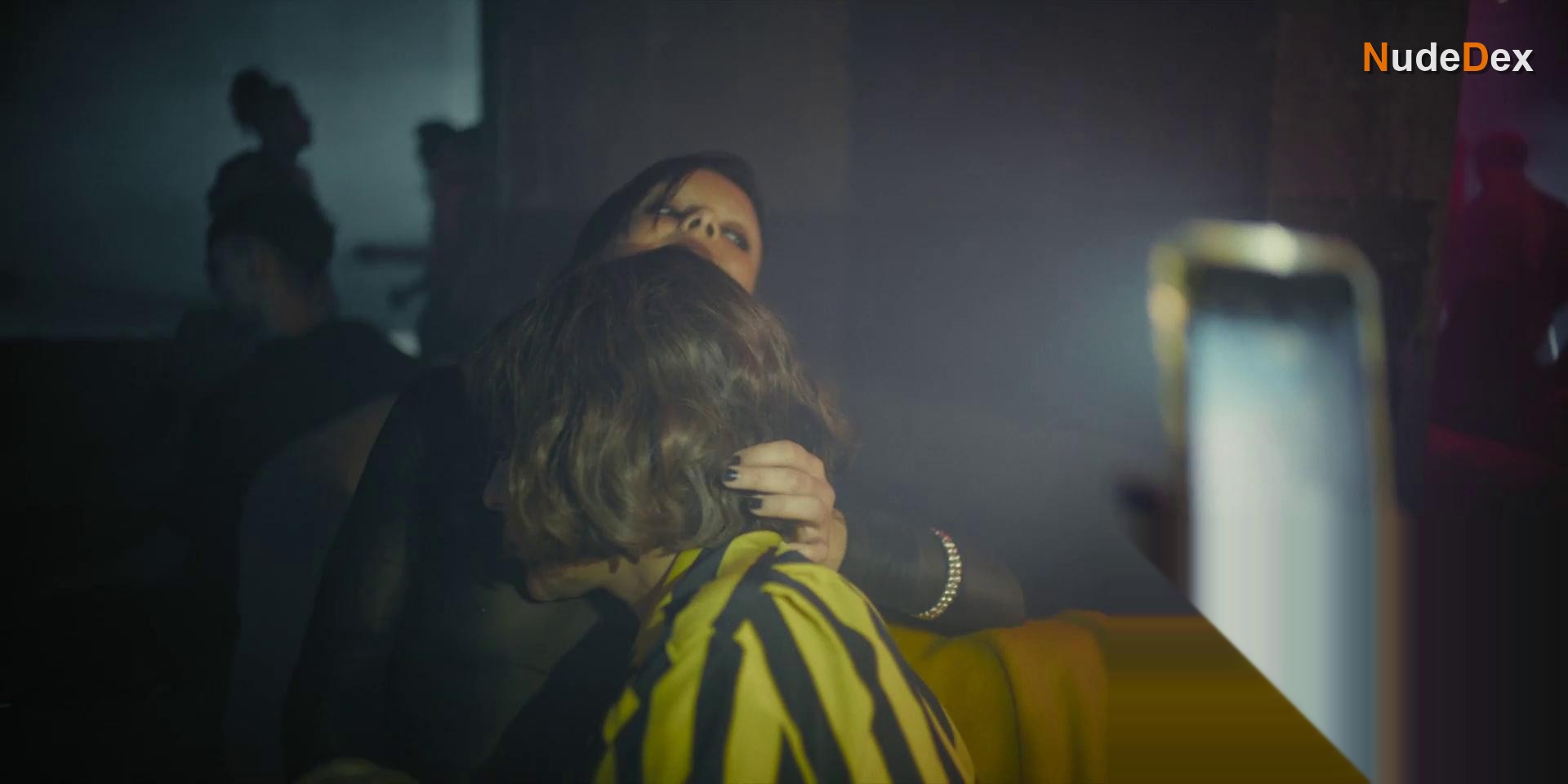 Candela Pena in Furia, photo 21