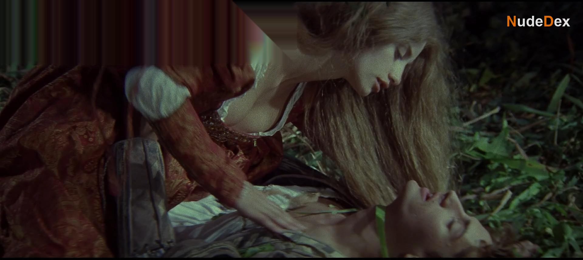 Candela Pena in La Celestina, photo 5
