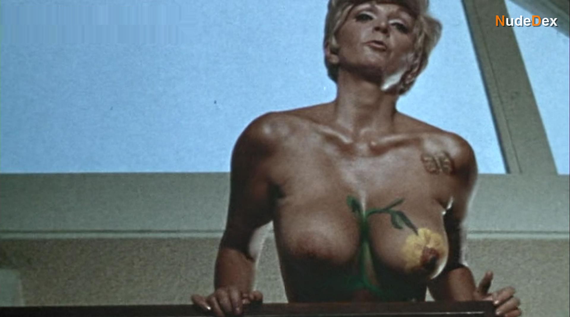 Candy Samples in Prison Girls, photo 1