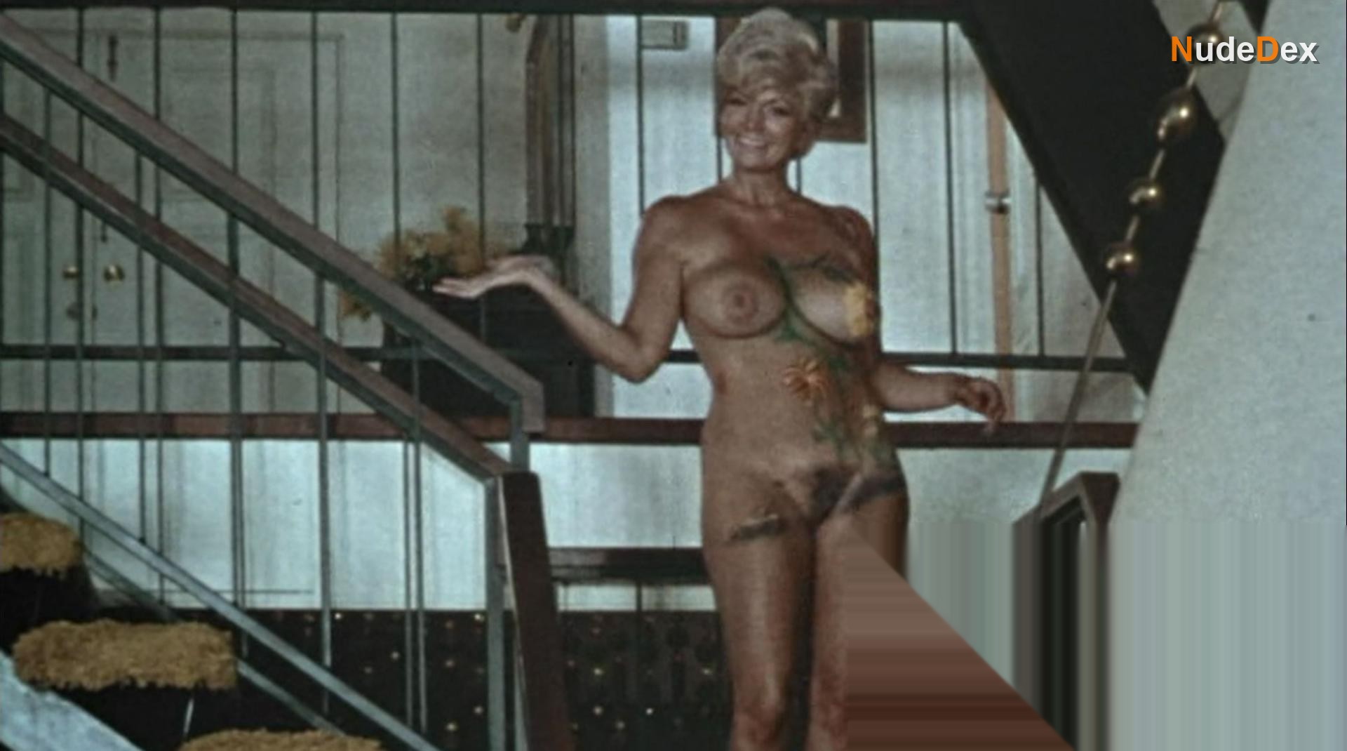 Candy Samples in Prison Girls, photo 2
