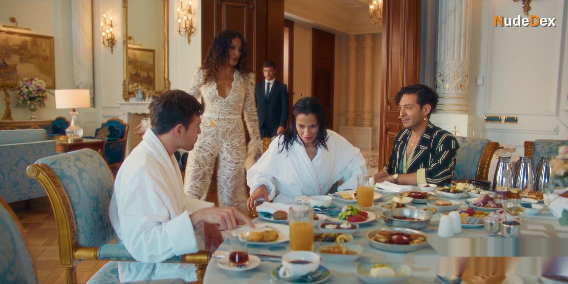 Cansu Tosun in She Said Maybe, photo 1