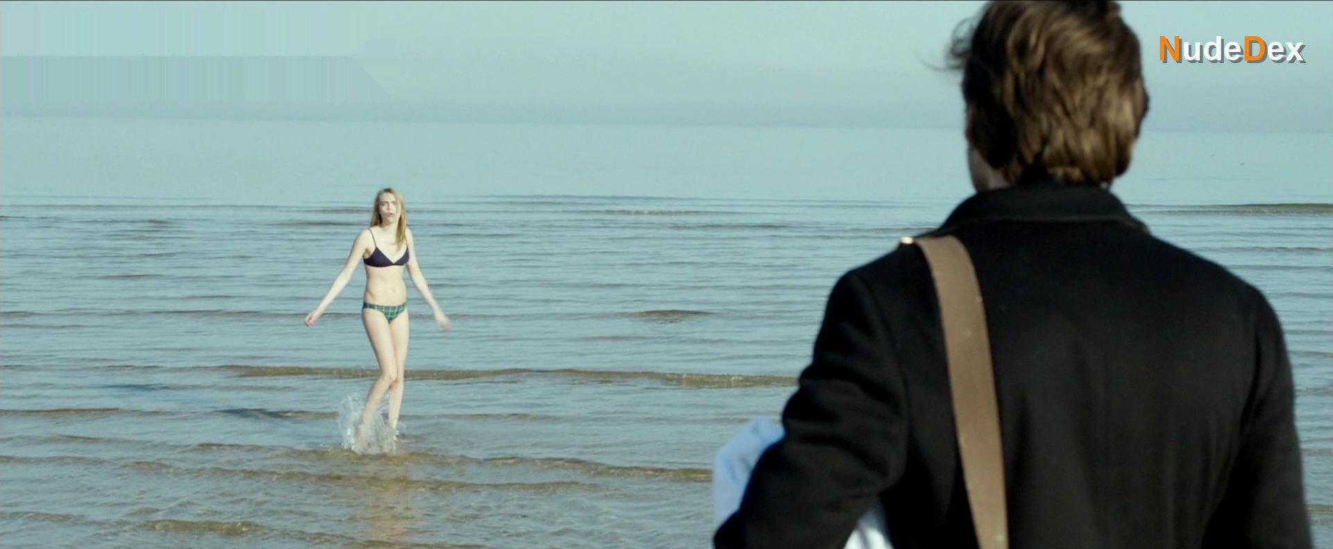 Cara Delevingne in The Face Of An Angel, photo 3