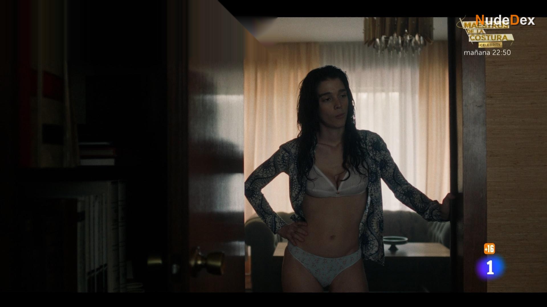 Carla Campra in Asuntos Internos, photo 2
