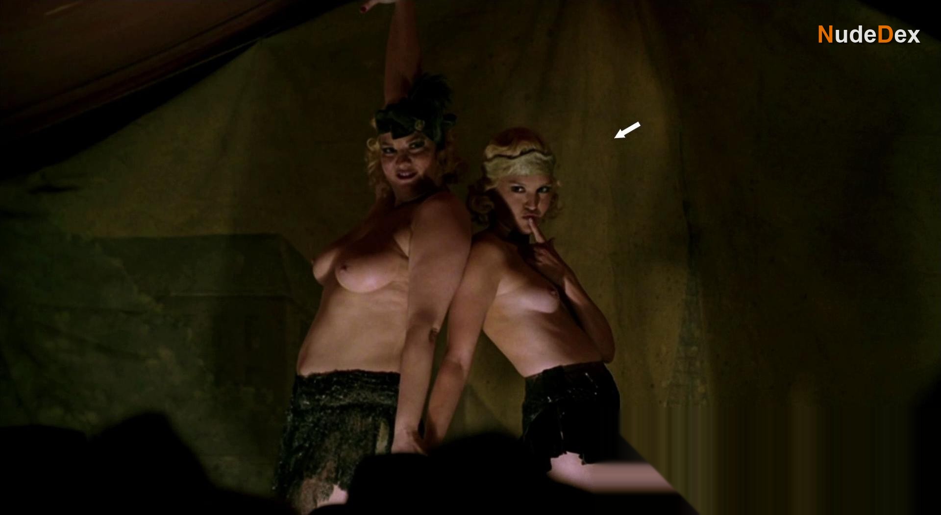 Carla Gallo in Carnivale, photo 3