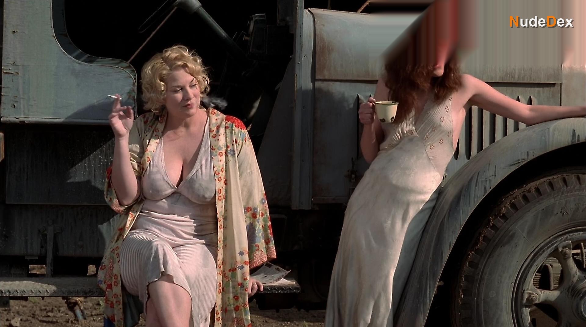 Carla Gallo in Carnivale, photo 11