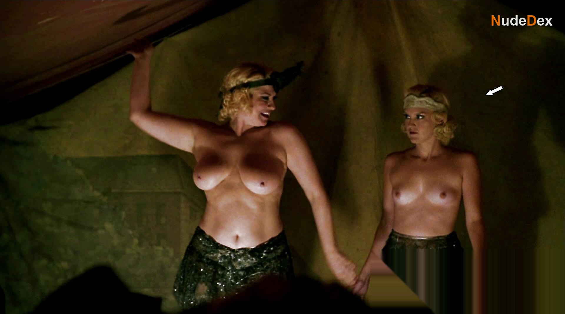 Carla Gallo in Carnivale, photo 16