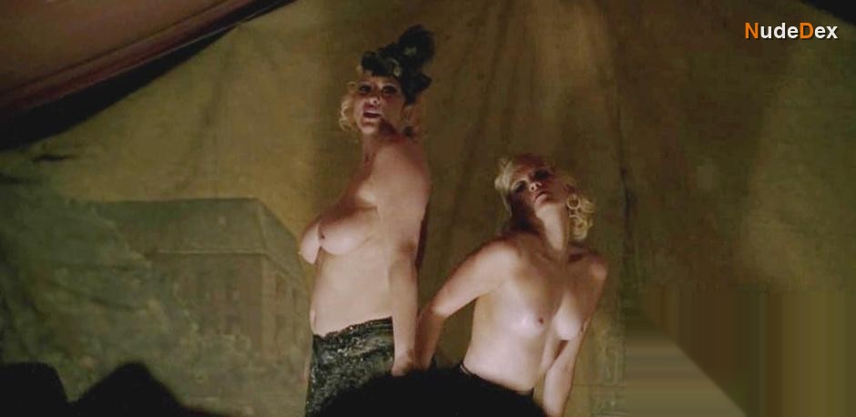 Carla Gallo in Carnivale, photo 18