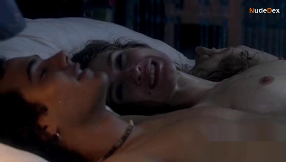 Carla Sanchez in Madrigal, photo 2