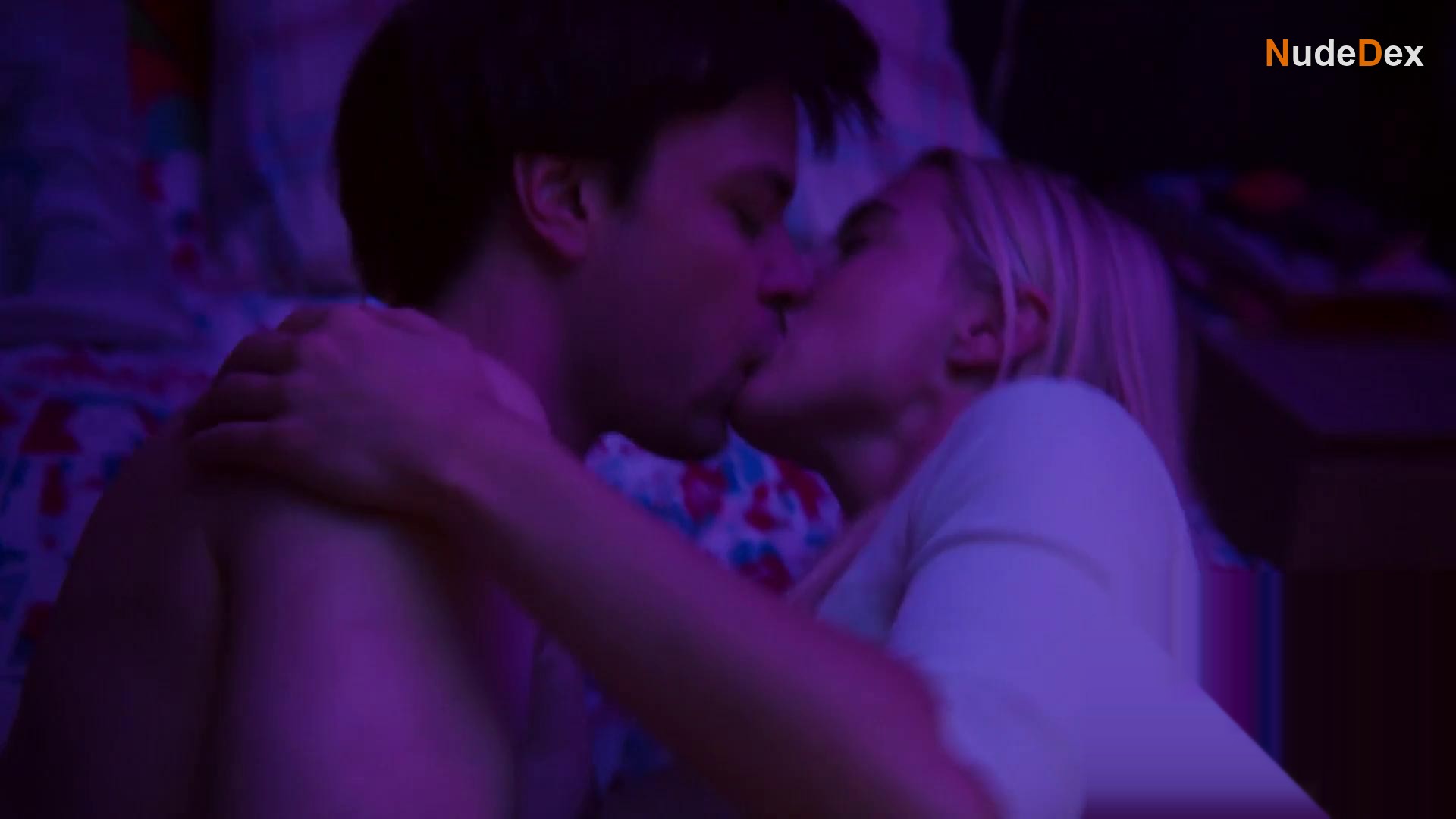 Carla Sehn in Diary Of A Ditched Girl, photo 12