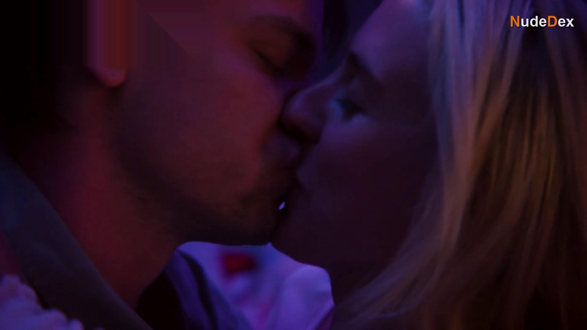 Carla Sehn in Diary Of A Ditched Girl, photo 15