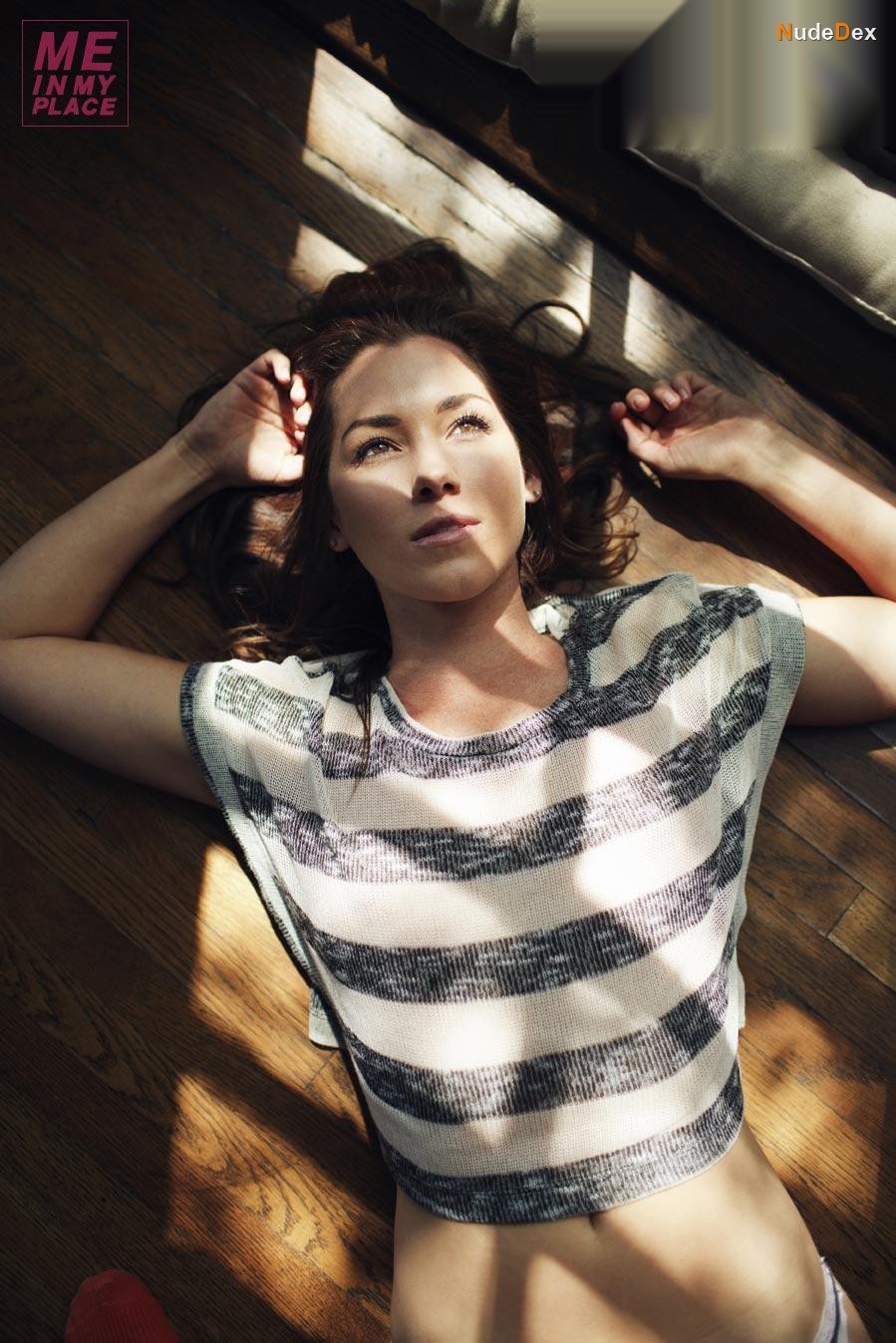 Carly Craig in Esquire Me In My Place, photo 33