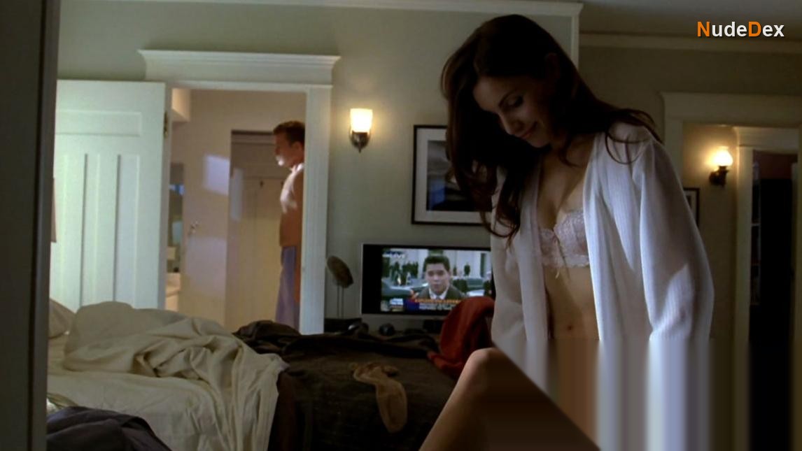 Carly Pope in 24, photo 1