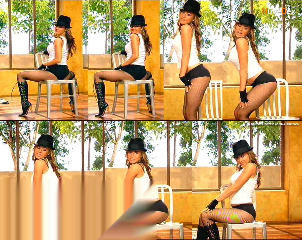 Carmen Electra in Aerobic Striptease, photo 3