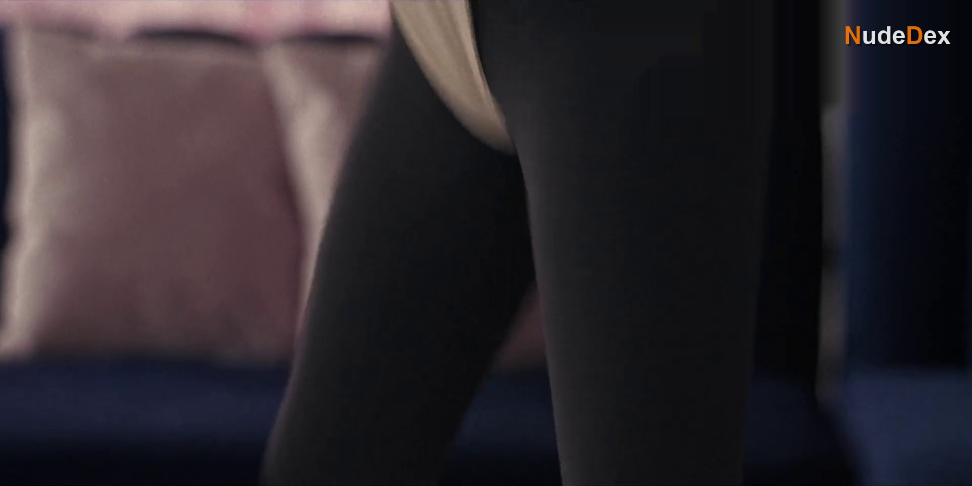 Carmen Electra in Dear Killer Nannies, photo 4