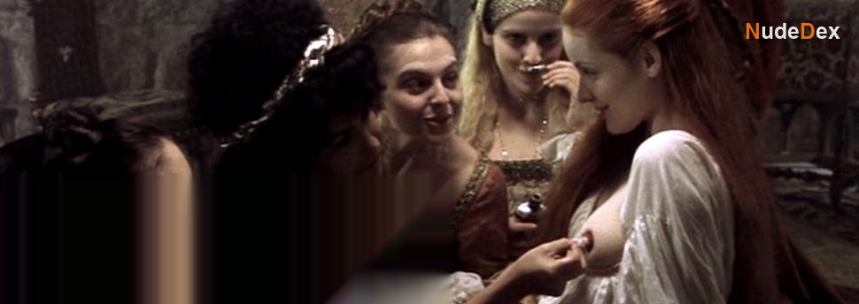 Carolina Bona in Mad Love, photo 3