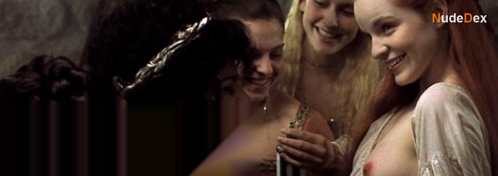 Carolina Bona in Mad Love, photo 5