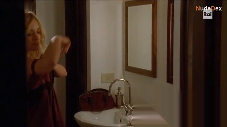 Carolina Crescentini in Mai Per Amore, photo 3