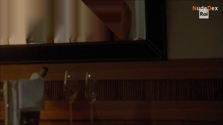 Carolina Crescentini in Mai Per Amore, photo 15