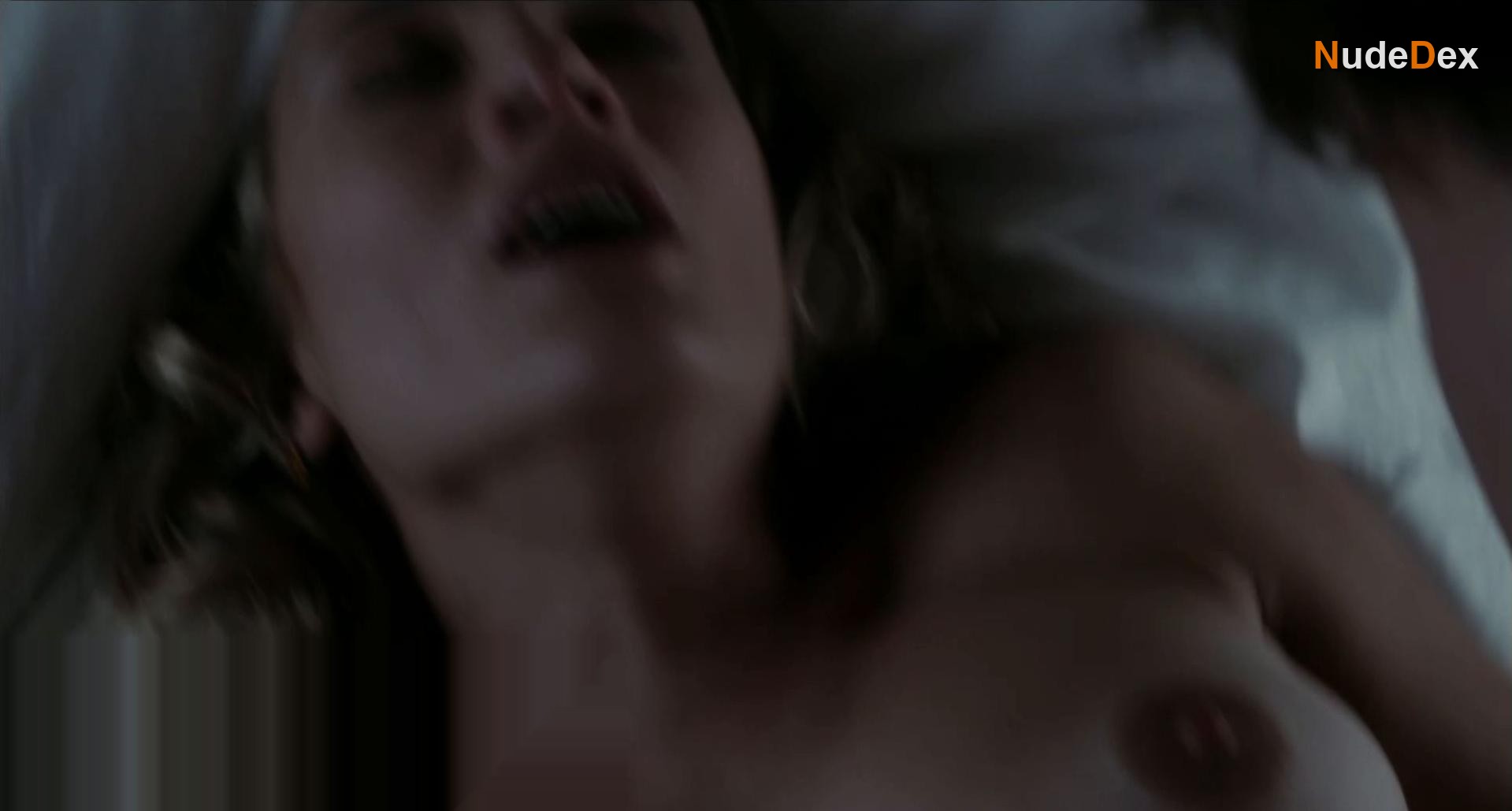 Carolina Crescentini in Max And Helene, photo 1
