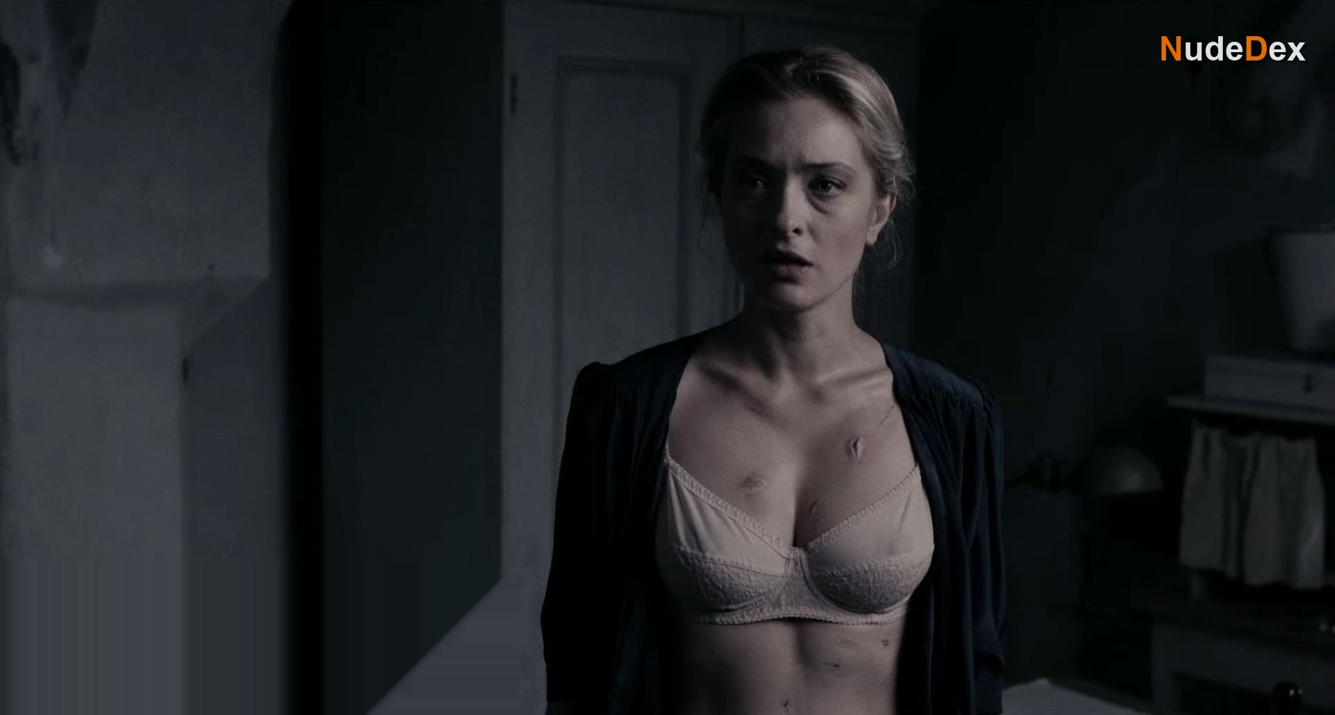Carolina Crescentini in Max And Helene, photo 3