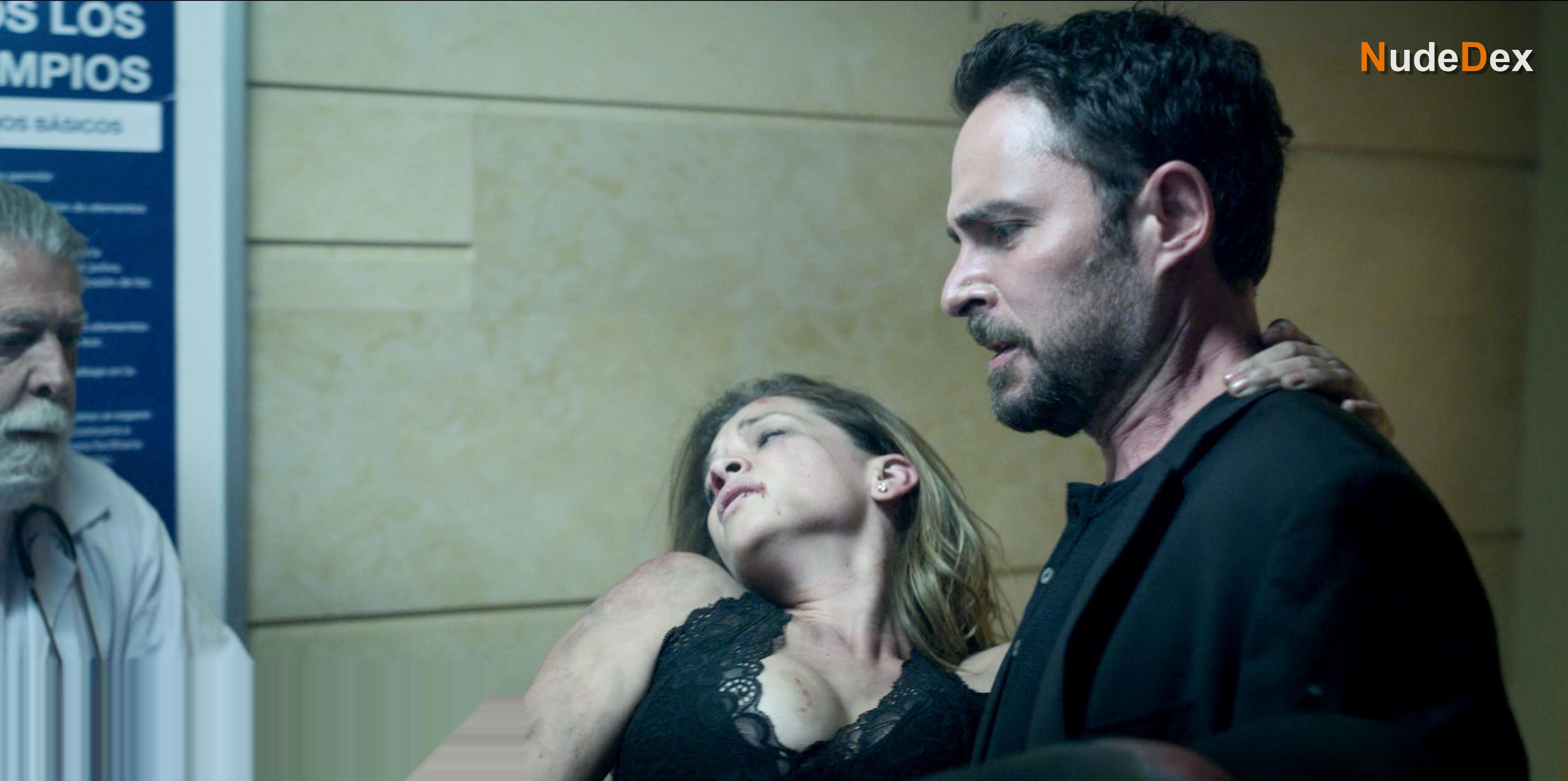 Carolina Miranda in Who Killed Sara?, photo 4