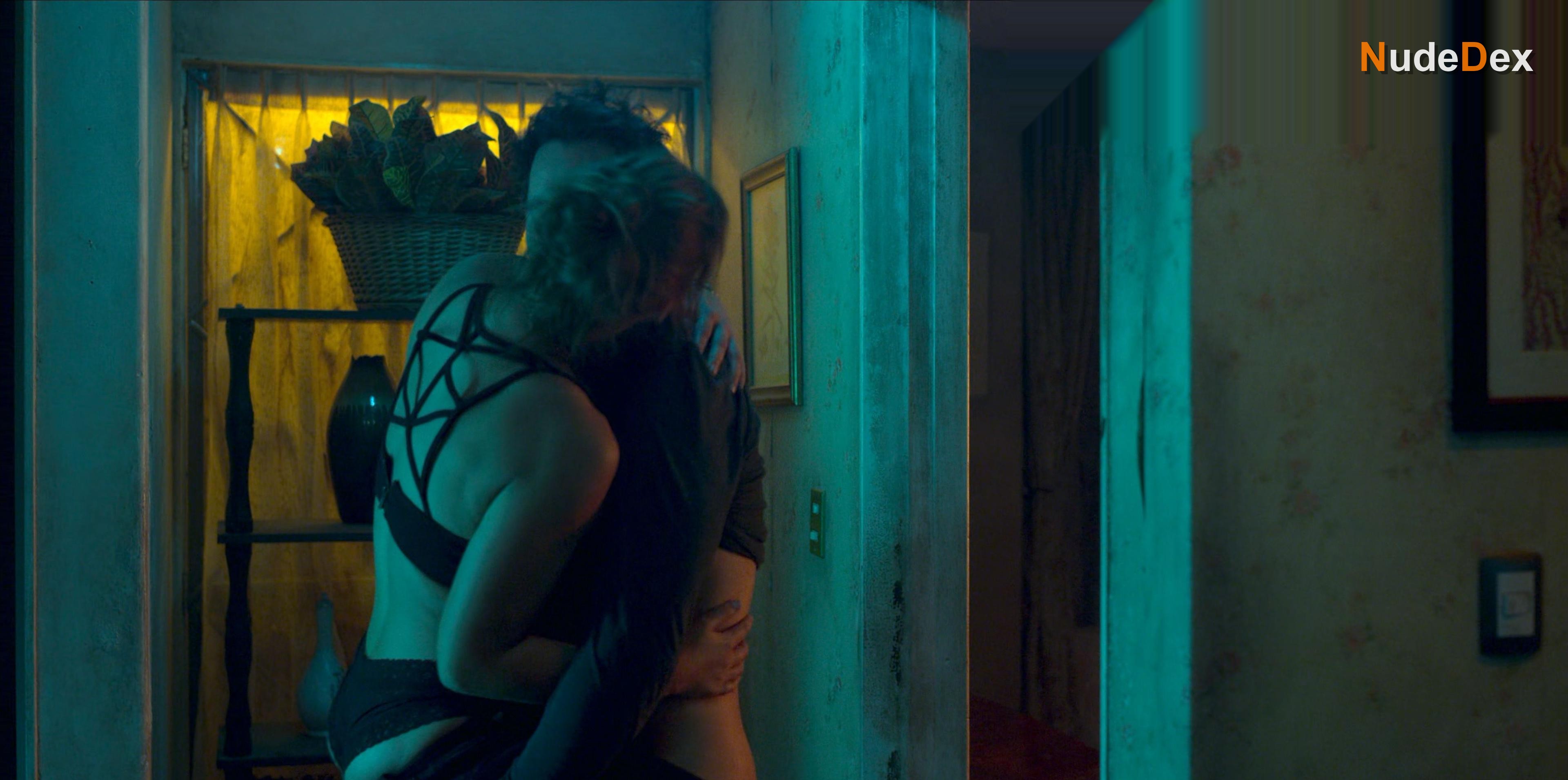 Carolina Miranda in Who Killed Sara?, photo 7