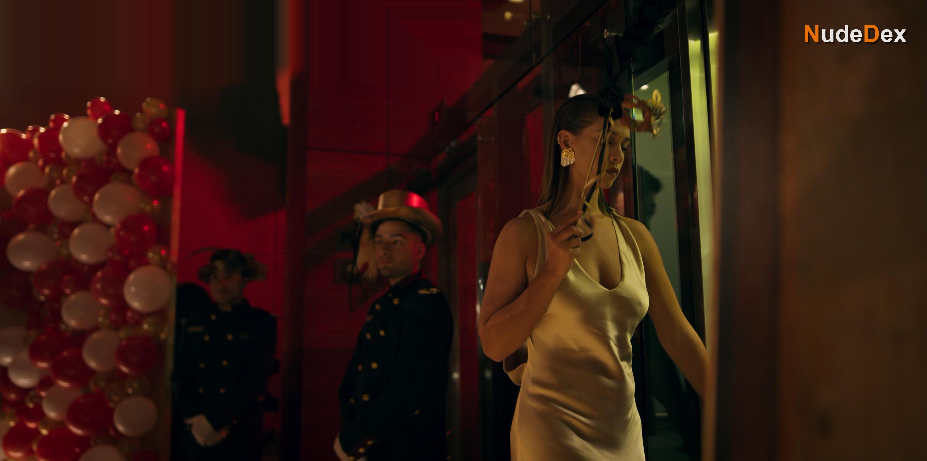 Carolina Miranda in Who Killed Sara?, photo 10